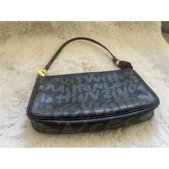 Louis Vuitton Pochette - Picture 4 of 8